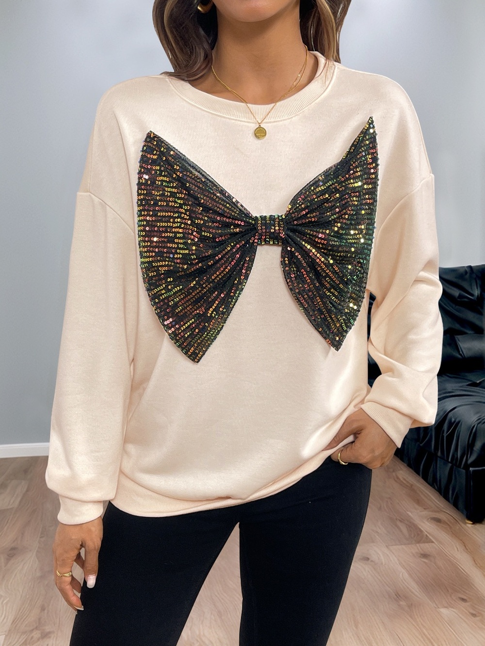 Sequined Bow Round Neck Sweatshirt